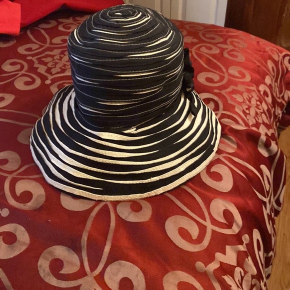 Navy blue swirl hat - Picture 4 of 8